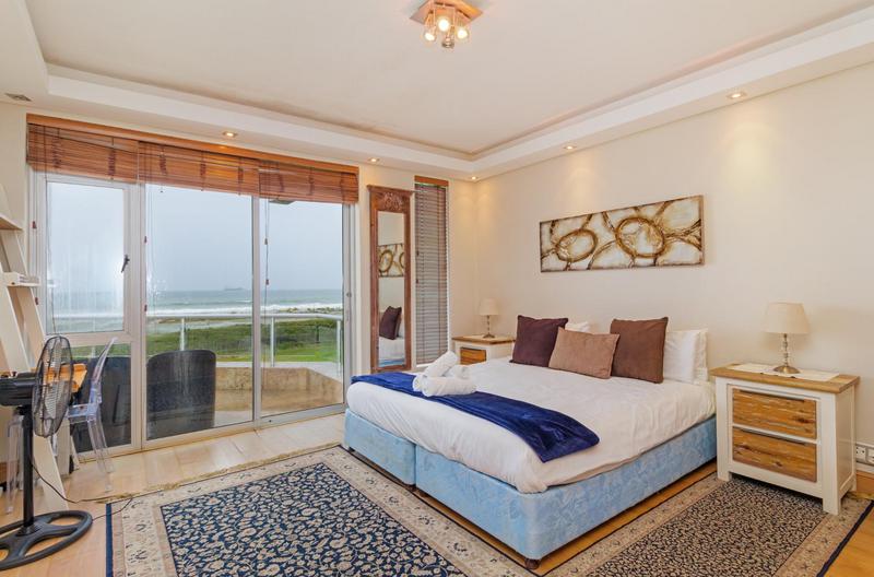 To Let 3 Bedroom Property for Rent in Dolphin Beach Western Cape